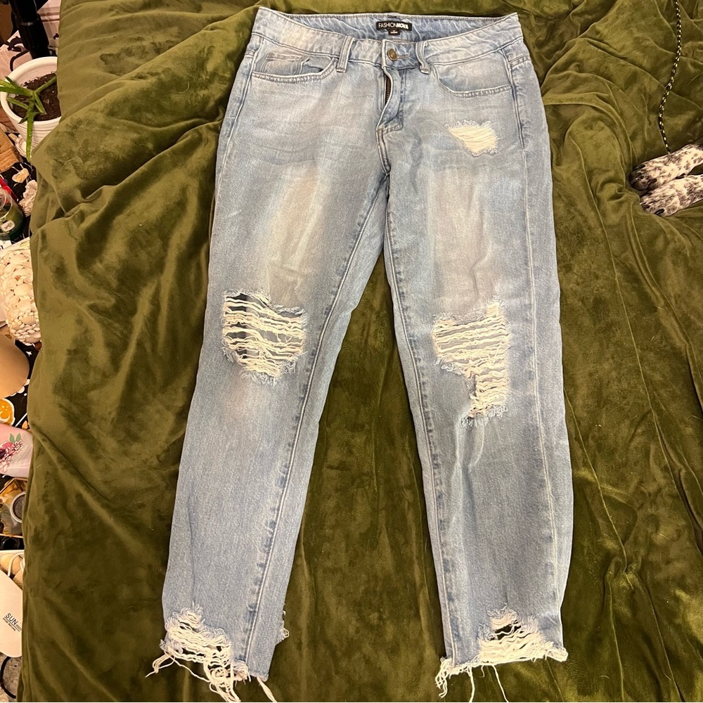 Fashion Nova Ripped  Mom Jeans Size 5